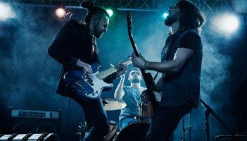 Google SERP Knowledge Graph showing results for Dave Grohl, who inspires 10 marketing lessons