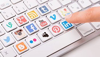 how to hire for social media